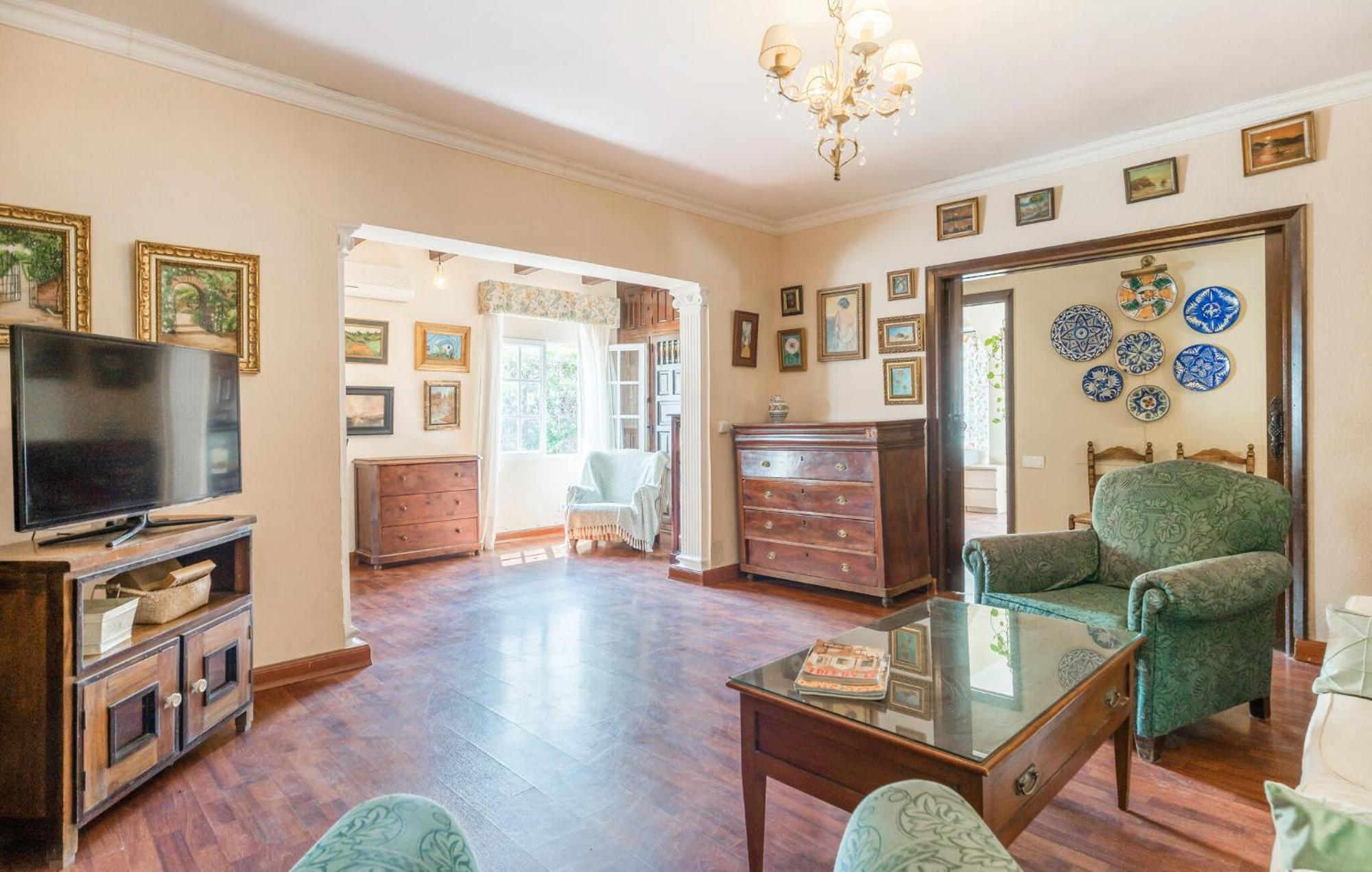 Gorgeous In With Kitchen