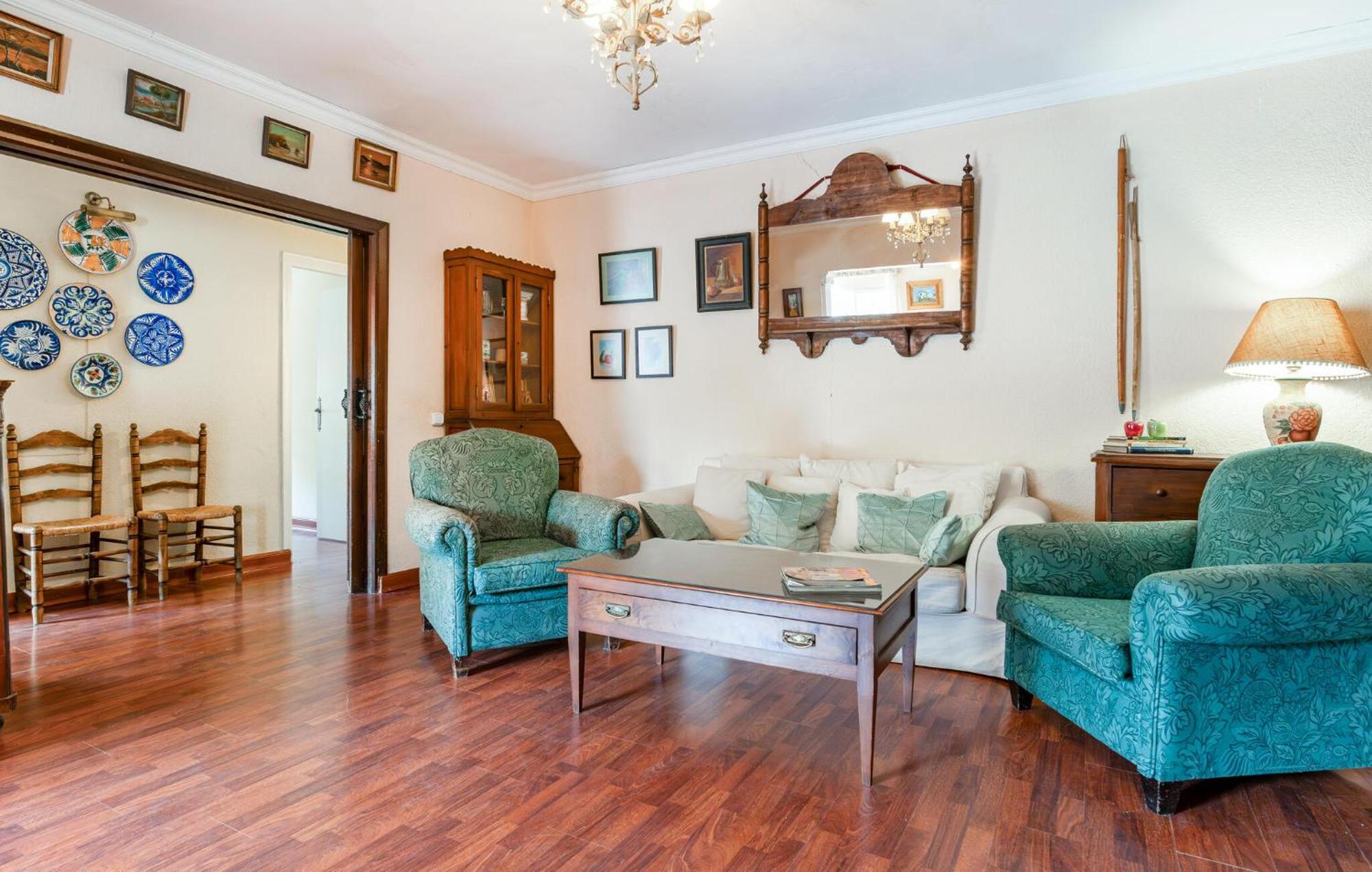 Holiday home Gorgeous In With Kitchen